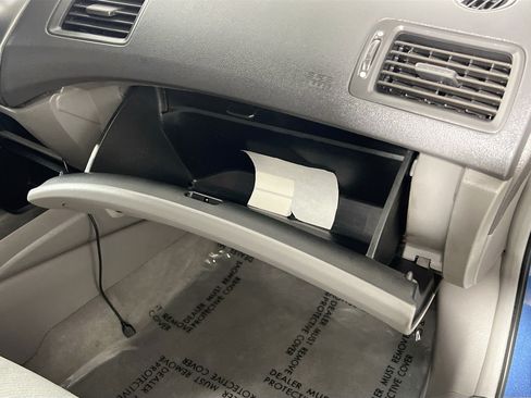 Used 2010 Honda Civic LX image 32