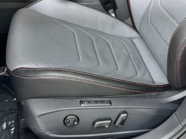 Certified 2026 Volkswagen Jetta GLI Autobahn FWD image 20