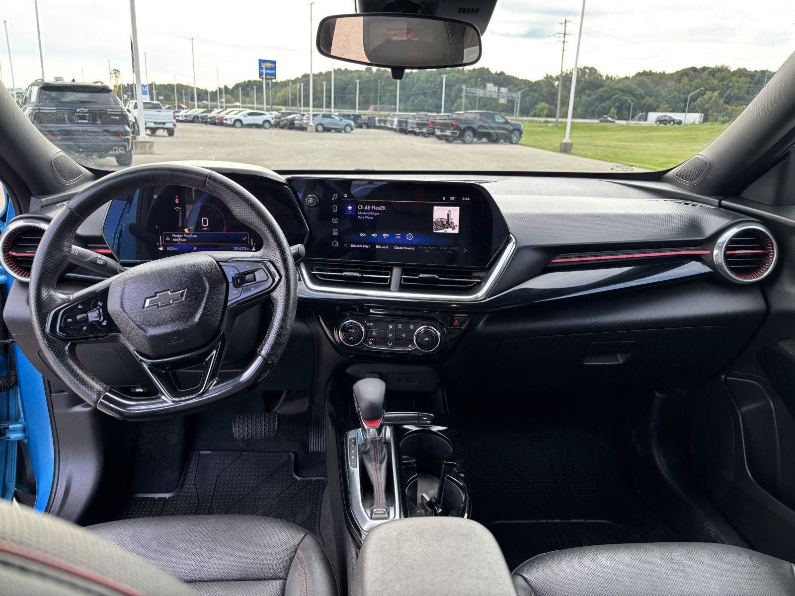 Used 2025 Chevrolet Trax RS w/ Driver Confidence Package FWD image 16