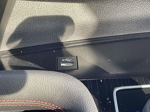 Used 2025 Toyota Sienna XSE image 27