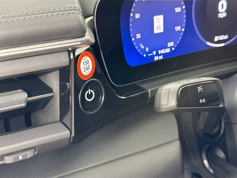 Certified 2025 Porsche Macan 4 Electric image 34