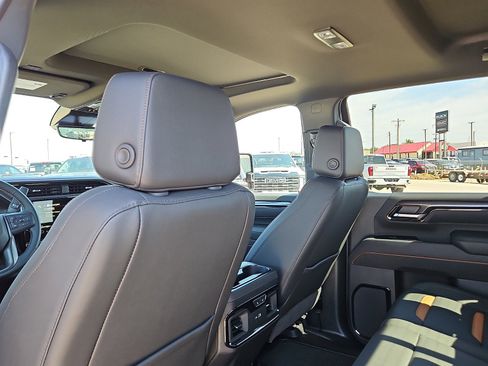 New 2026 GMC Sierra 2500 AT4 w/ AT4 Premium Plus Package AWD/4WD image 9