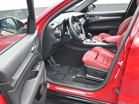 Used 2024 Alfa Romeo Stelvio Veloce AWD/4WD image 10