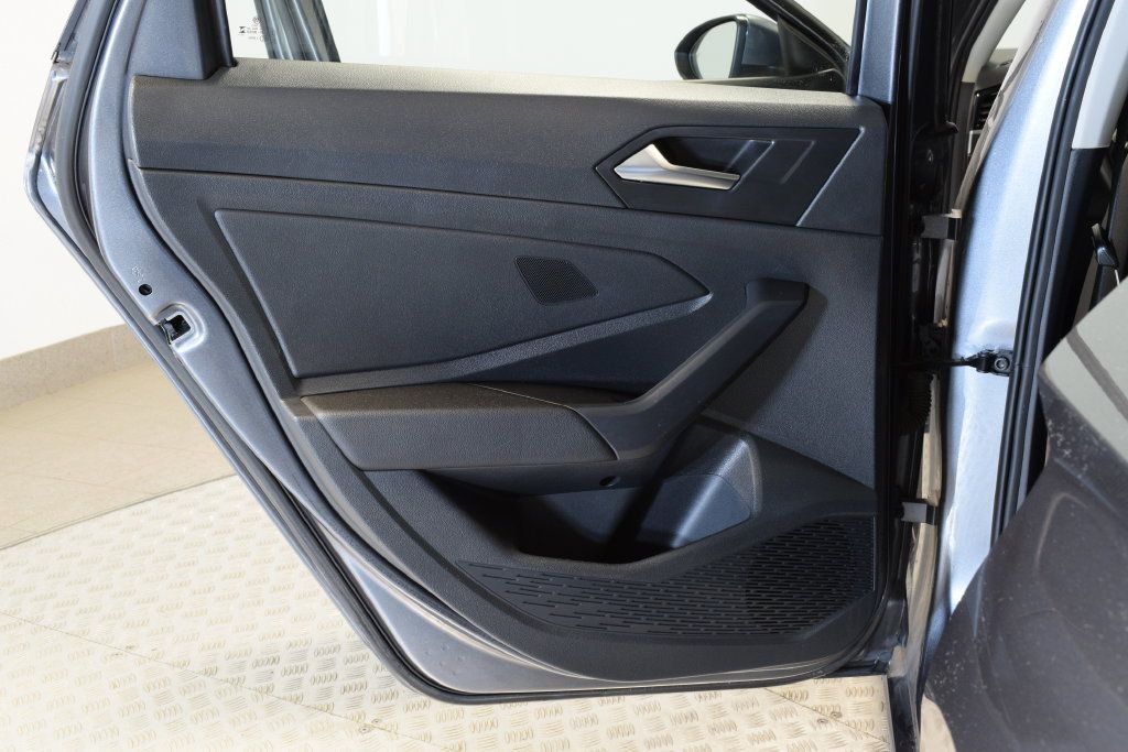 Used 2024 Volkswagen Jetta SE FWD image 26