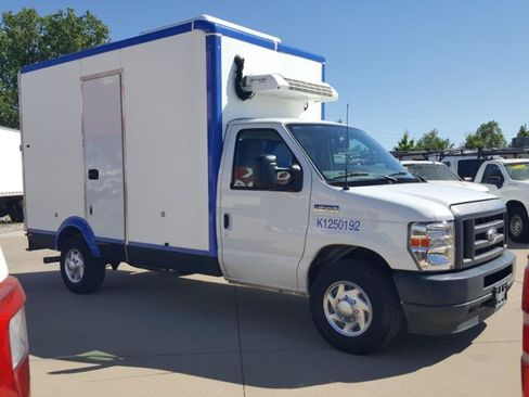 Used 2023 Ford E-350 and Econoline 350 Super Duty w/ Power Windows & Locks Group RWD image 5