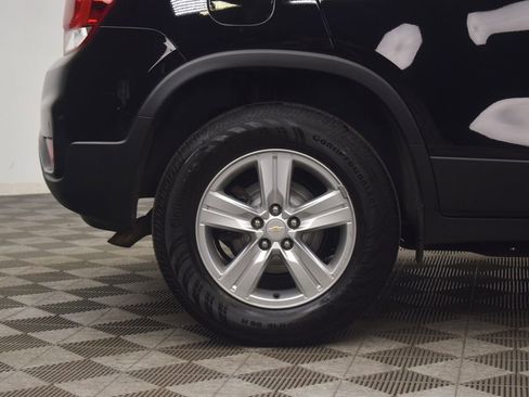 Used 2022 Chevrolet Trax LT w/ Driver Confidence Package AWD/4WD image 32
