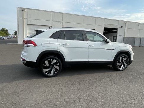 Used 2025 Volkswagen Atlas Cross Sport SE AWD/4WD image 6