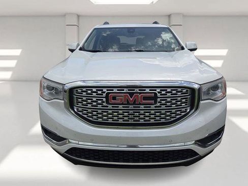Used 2017 GMC Acadia Denali image 2