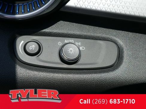 New 2025 Chevrolet Trax LT image 24