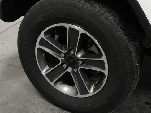 Used 2023 Jeep Wrangler Sahara image 10