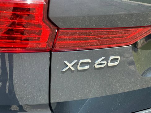 Used 2024 Volvo XC60 B5 Core AWD/4WD image 38