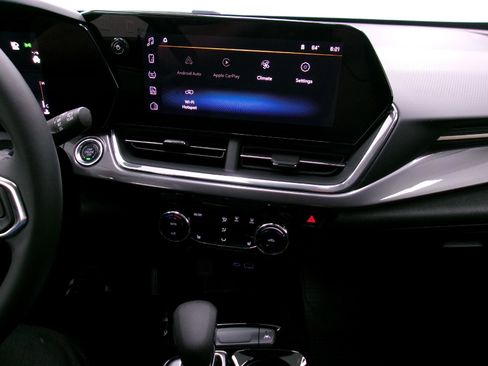 Used 2026 Chevrolet Trax ACTIV FWD image 10