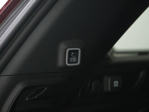 Used 2024 Jeep Grand Cherokee Limited w/ Luxury Tech Group II image 11