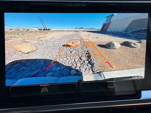 Used 2022 GMC Sierra 1500 Elevation image 32