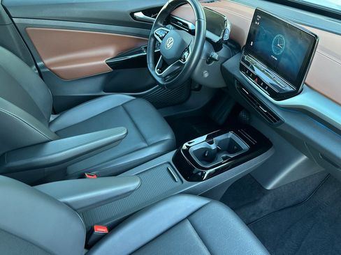 Certified 2022 Volkswagen ID.4 Pro S image 17