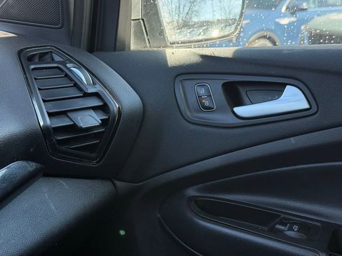 Used 2017 Ford Escape Titanium image 37