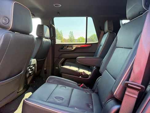 Used 2025 GMC Yukon Elevation AWD/4WD image 20