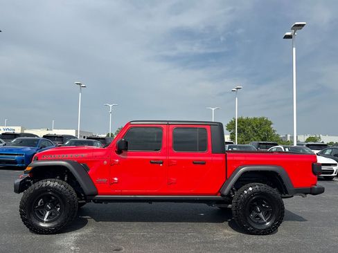 Used 2024 Jeep Gladiator Mojave w/ Technology Group AWD/4WD image 6