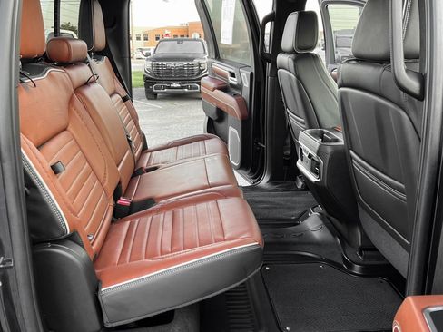 Used 2025 GMC Sierra 2500 Denali Ultimate image 24