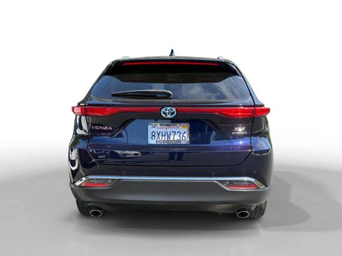 Used 2021 Toyota Venza XLE AWD/4WD image 4
