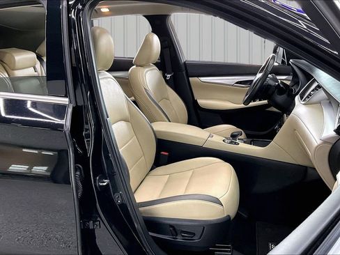 Used 2019 INFINITI QX50 Pure AWD/4WD image 31