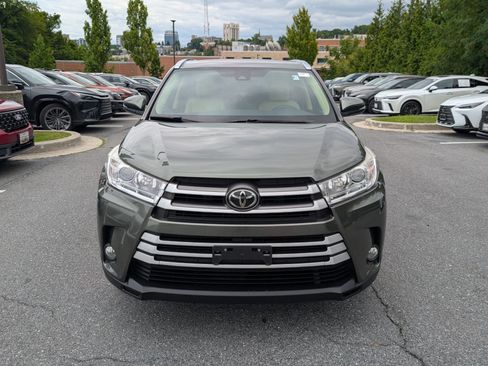 Used 2017 Toyota Highlander XLE AWD/4WD image 8