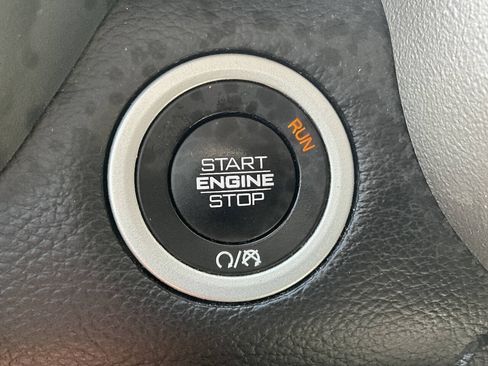 Used 2019 RAM 1500 Laramie AWD/4WD image 28