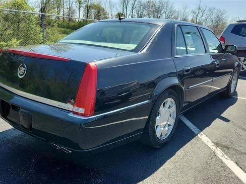 Used 2008 Cadillac DTS image 2