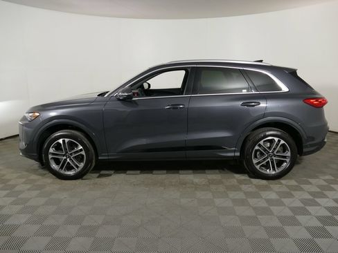 Used 2025 Audi Q5 Premium w/ Convenience Package AWD/4WD image 6