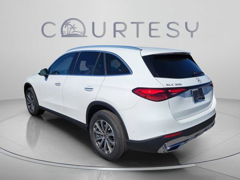 Certified 2026 Mercedes-Benz GLC 300 image 3