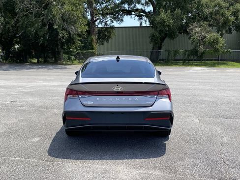 Used 2026 Hyundai Elantra SEL FWD image 7