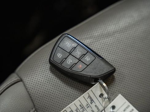 Used 2023 GMC Yukon XL SLT w/ SLT Premium Package image 54