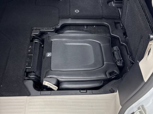 Used 2024 Chrysler Pacifica Touring-L FWD image 33