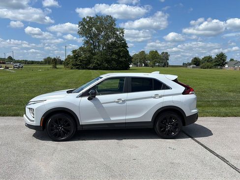 Used 2024 Mitsubishi Eclipse Cross AWD image 2