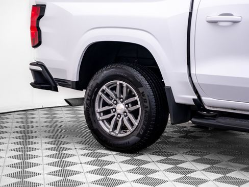 Used 2024 Chevrolet Colorado LT RWD image 31
