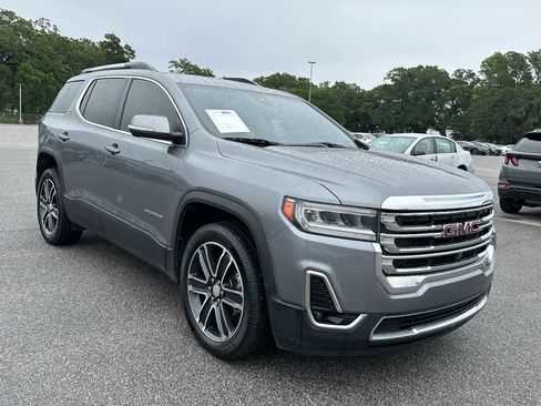 Used 2021 GMC Acadia SLT w/ Technology Package FWD image 2