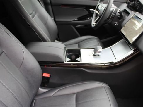 Used 2024 Land Rover Range Rover Evoque S image 3