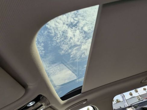 Used 2022 Kia Sorento S w/ Panoramic Sunroof Package AWD/4WD image 17
