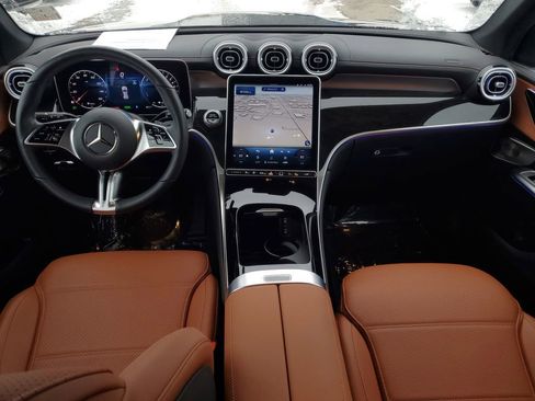 Used 2025 Mercedes-Benz GLC 350e 4MATIC image 25