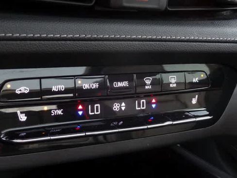 Used 2023 Buick Envision Essence w/ Sport Touring Package FWD image 34
