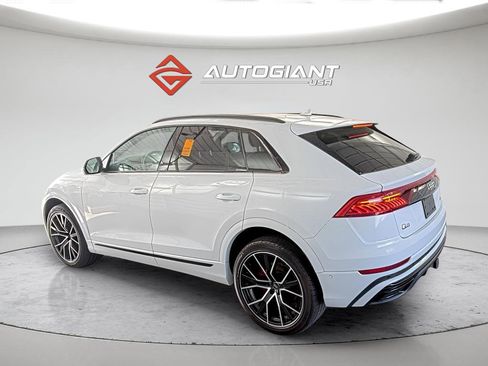Used 2019 Audi Q8 Prestige w/ Luxury Package image 3