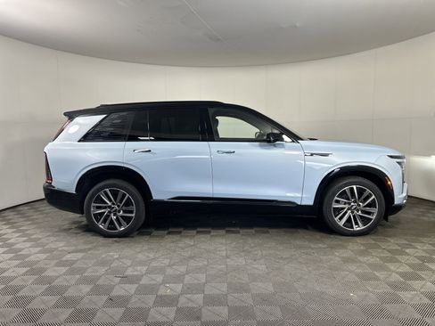 New 2026 Cadillac Vistiq Sport image 9