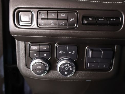 Used 2023 GMC Yukon XL Denali Ultimate image 8