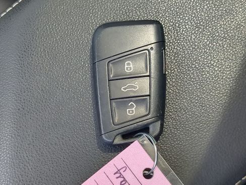 Used 2022 Volkswagen Jetta SE FWD image 36