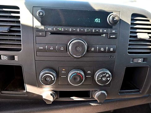 Used 2008 Chevrolet Silverado 2500 LT image 17