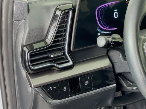 Certified 2025 Kia Sportage EX FWD image 14