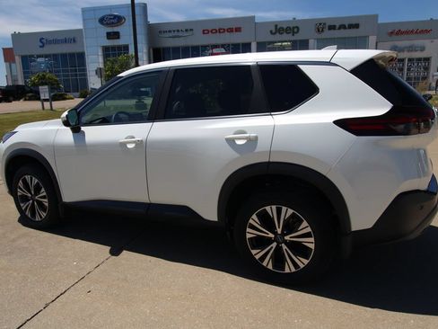 Used 2023 Nissan Rogue SV AWD/4WD image 14