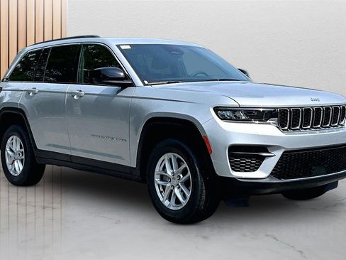 New 2026 Jeep Grand Cherokee Laredo RWD image 2