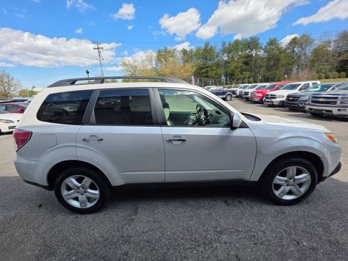 Used 2010 Subaru Forester 2.5X Premium image 4