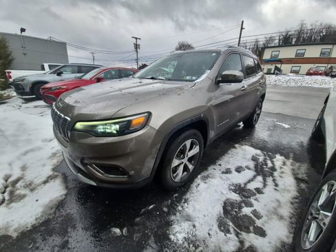 Used 2019 Jeep Cherokee Limited image 3